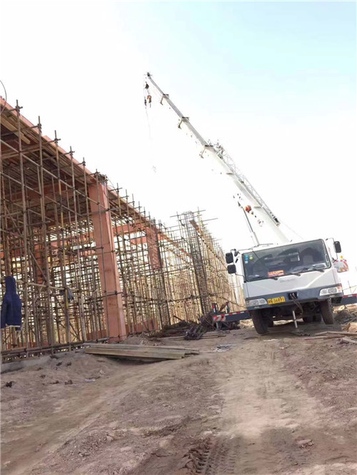 洪雅县吊车作业的安全注意事项有哪些？